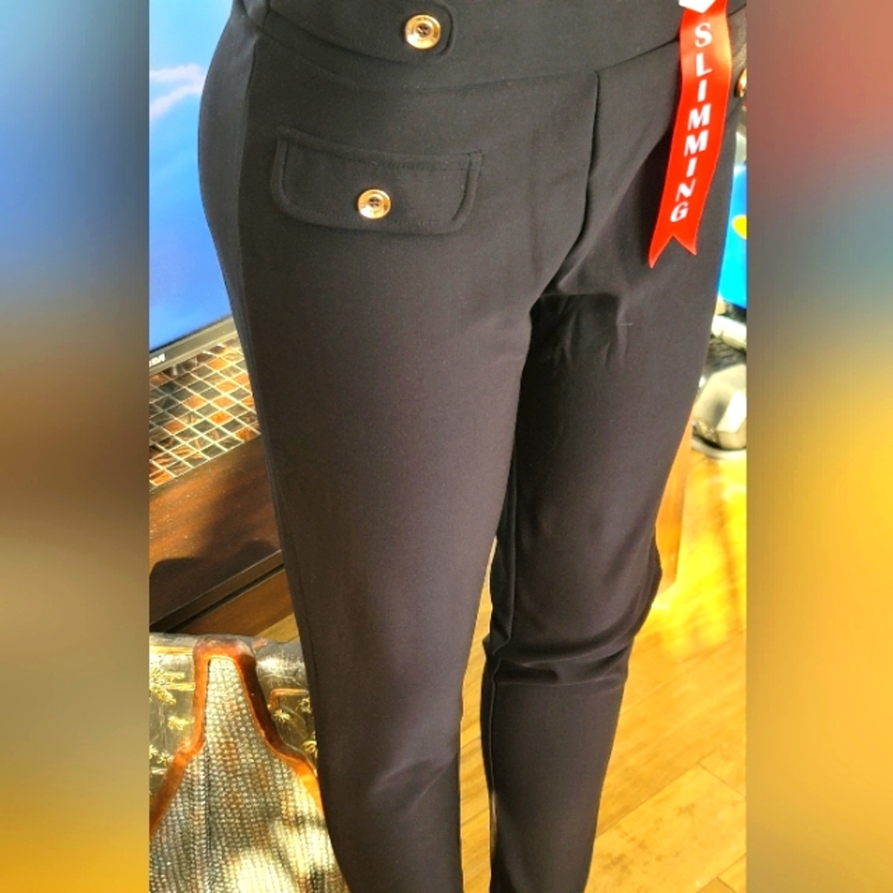 Women Black Pants !